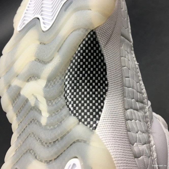 Jordan White 11 897331-100 Air Low Heiress Frost 0710